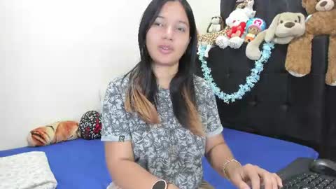 Im Zusan My schedule is from 1030pm to 430 am colombian time online show from July 11, 12:54 am