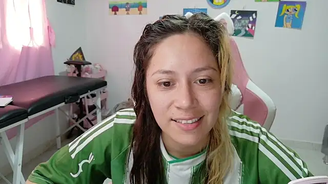 MommyMiaWs online show from December 15, 3:50 pm