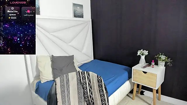 Snapshot of samanthaanderson_ chatting on October 1, 9:31 pm samanthaanderson  online show from October 1, 9:31 pm