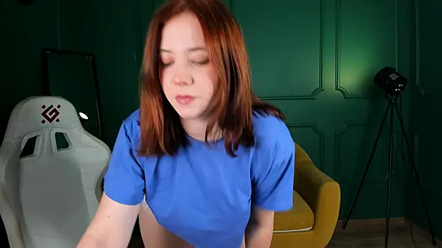 Pretty Alison online show from October 7, 2:21 pm