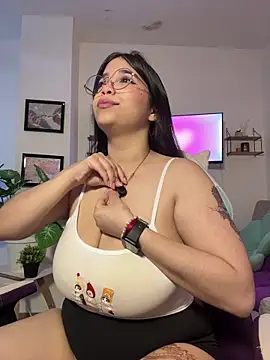 tati reyess online show from June 27, 12:22 pm