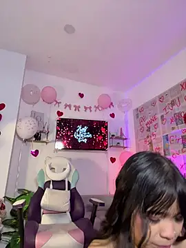 tati reyess online show from February 14, 12:40 pm