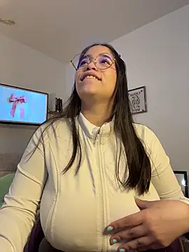 tati reyess online show from May 1, 12:52 pm