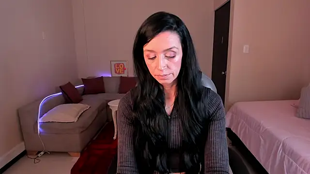 Kristen Garner online show from July 10, 7:58 pm