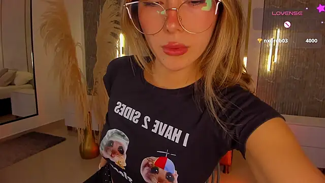 riley sierra online show from July 31, 2:29 pm