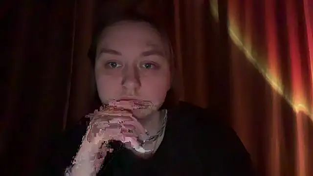 Isabel-Bailey online show from May 8, 10:11 pm