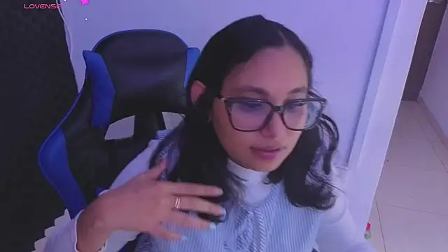 Cuteprincess21 online show from April 22, 12:29 am