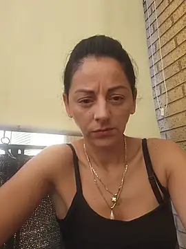 bruneta sexy23 online show from July 4, 7:04 am