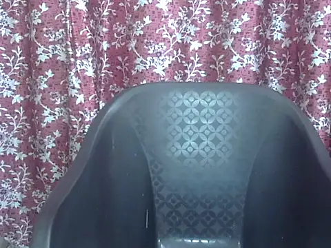 Lusty Wife1 online show from April 29, 7:52 pm