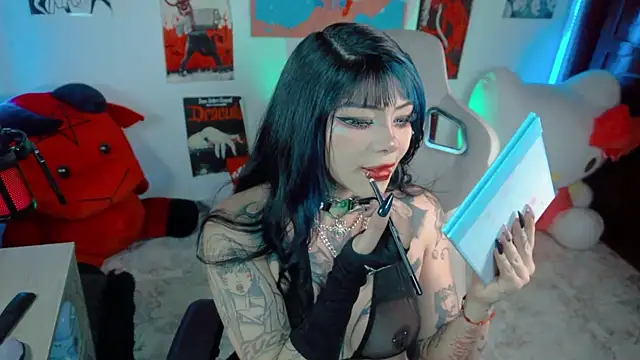 Deadly Doll online show from June 26, 10:55 pm