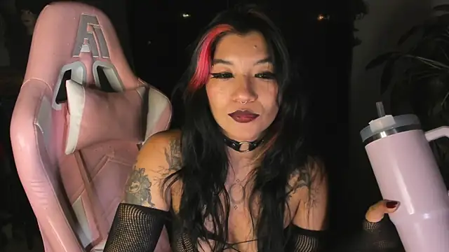 annie walker6 online show from April 29, 3:21 am