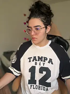 Lia flowers online show from February 15, 7:57 pm