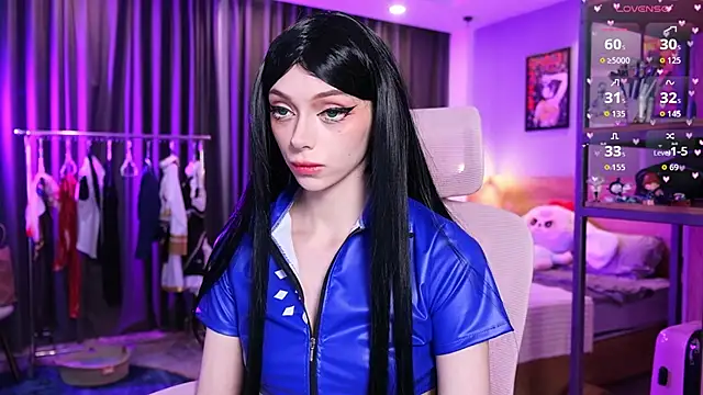 HolliWould  online show from March 1, 12:27 pm