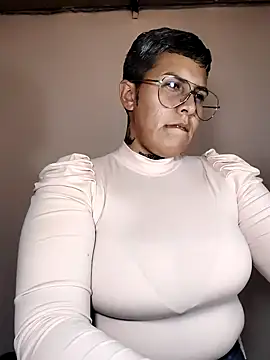 Yessi rousse online show from January 14, 9:53 pm