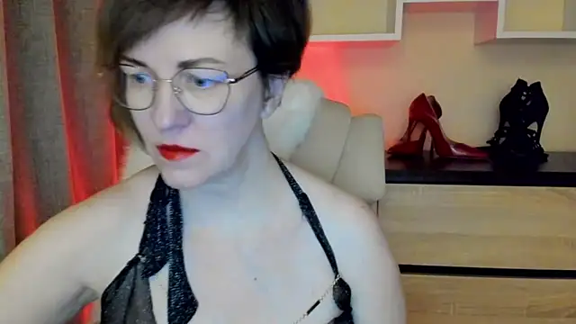 feliziaDesire online show from March 5, 7:20 pm