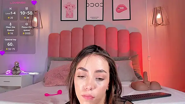 Ashleyy piink online show from October 23, 2:45 pm