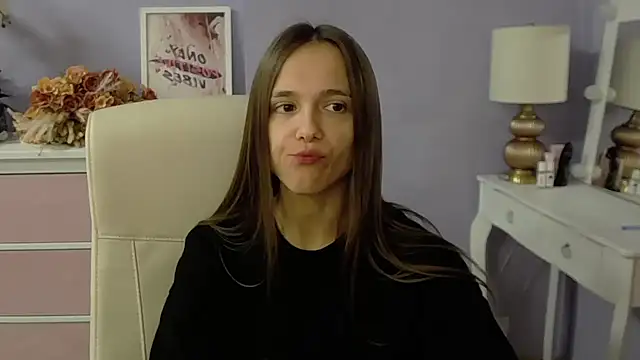 Snapshot of dirtyxEmily chatting on September 23, 6:44 am dirtyxEmily online show from September 23, 6:44 am