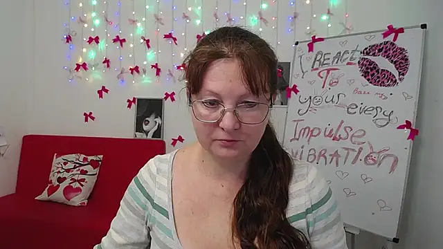 VanessaHotts online show from March 21, 6:07 am