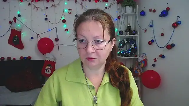 VanessaHotts online show from December 17, 6:06 am