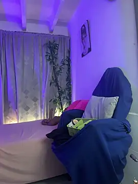 lonely shewolf online show from June 3, 5:07 pm