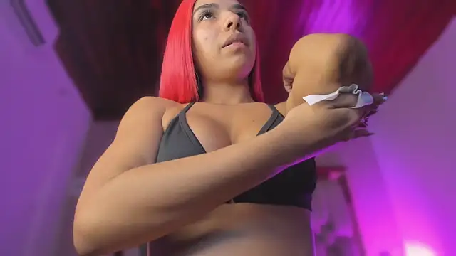 Emmily Savage online show from March 17, 11:47 am