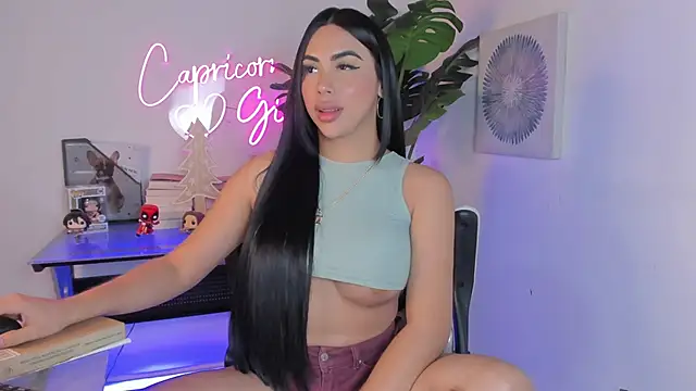 Korina Saenz01 online show from December 18, 11:42 pm