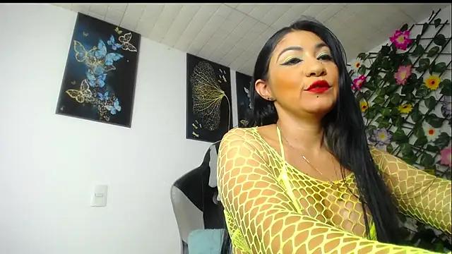 luzcastillo07 online show from December 1, 11:14 am