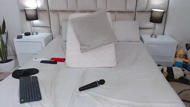 JesicaTaylorxx online show from October 5, 1:27 pm