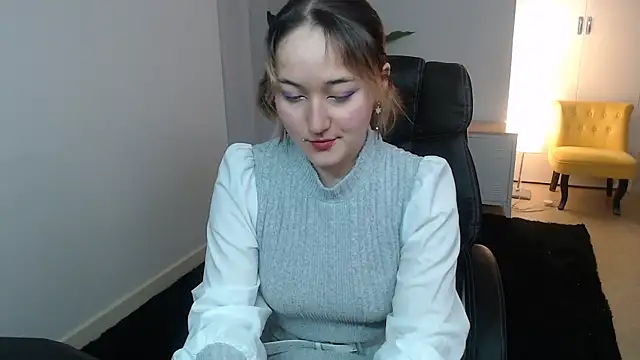 Crystal-dreamt online show from February 13, 10:28 am