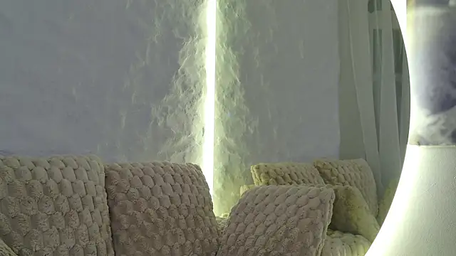moniqque online show from July 20, 4:37 am