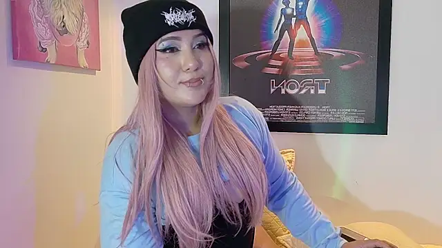 valkiria moore online show from June 11, 12:09 am