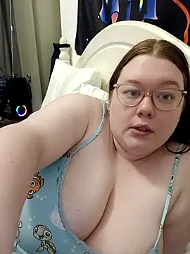 Sexycurvyemilyy online show from July 15, 9:52 pm