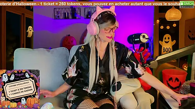 Kittychatte online show from October 20, 8:01 pm