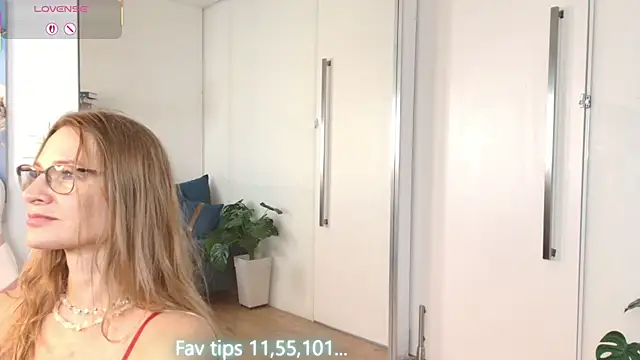 Milf Tea online show from June 12, 11:29 am