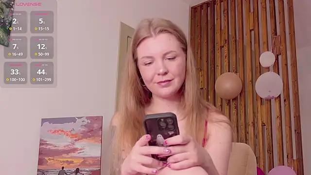 yourlovelyjul online show from June 15, 4:07 pm