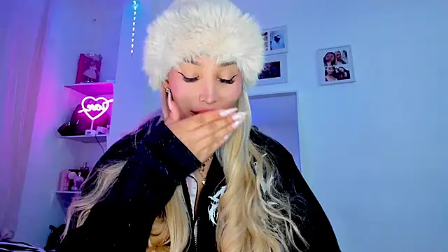  viioletweekend  online show from February 14, 8:11 pm