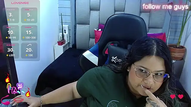 evelin zaens online show from August 3, 9:04 am