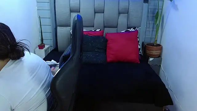 evelin zaens online show from August 1, 4:36 am
