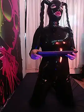 LatexDevil Blondie online show from June 23, 5:00 pm