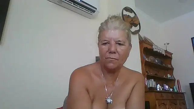 TrustfulVampire1 online show from July 16, 5:23 am