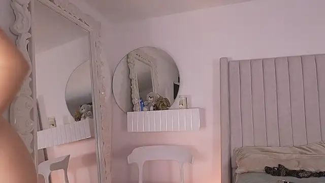 chloe d online show from July 26, 2:36 pm