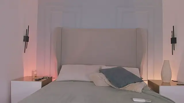 chloe d online show from July 25, 2:02 pm