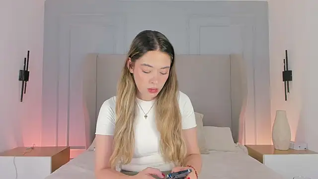 chloe d online show from June 16, 7:48 pm