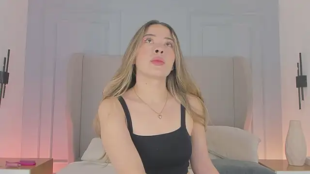 chloe d online show from June 11, 1:30 pm