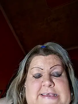 ducicsajsziii online show from January 18, 7:04 am