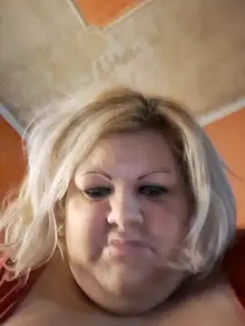 ducicsajsziii online show from December 18, 8:57 pm