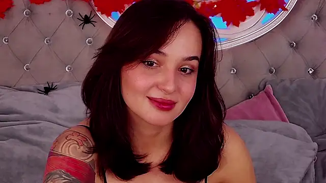 MeIisaLove online show from October 22, 3:50 pm