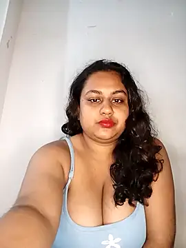 bumblebeegirl online show from October 13, 5:04 pm