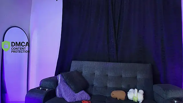 yungelitamor  online show from June 7, 5:03 am