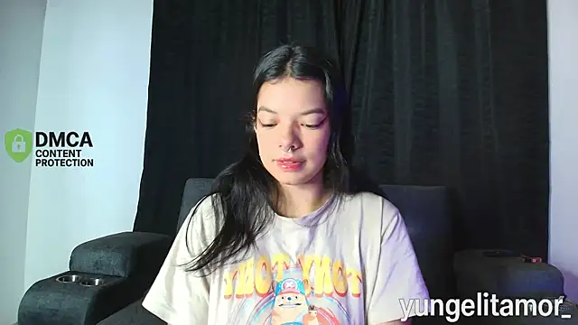 yungelitamor  online show from October 26, 5:03 am